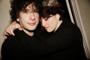 Neil-Gaiman-and-Amanda-Palmer